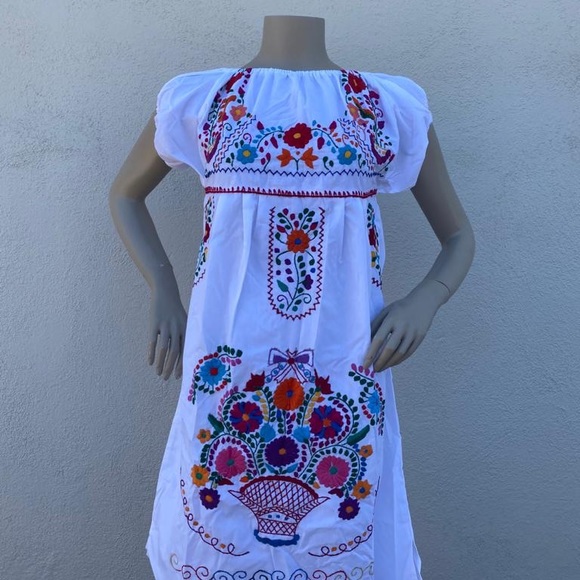 Mexican Embroidery Dress from Oaxaca - Picture 4 of 10